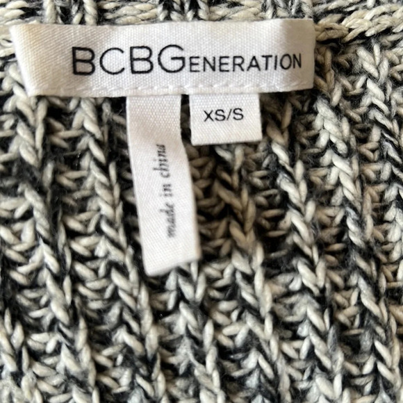 BCBGeneration Crewneck Long Sleeve Sweater Size Small - Picture 7 of 8